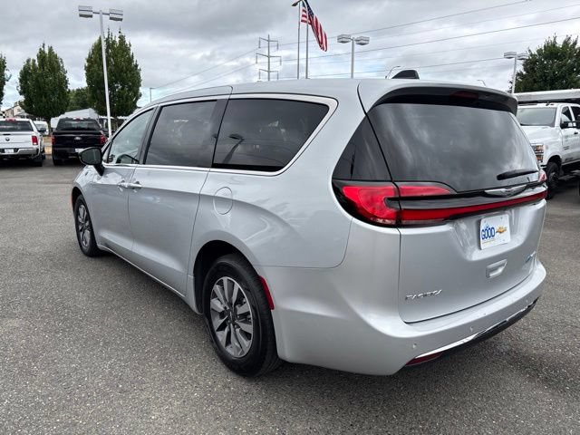 Used 2024 Chrysler Pacifica Limited FWD image 3