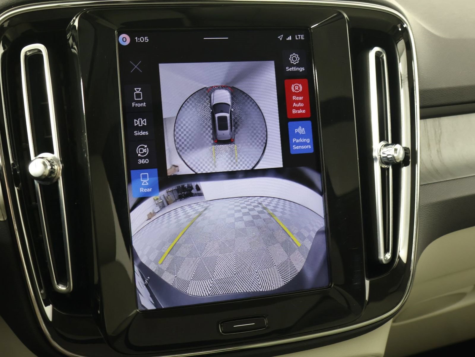 Certified 2026 Volvo XC40 B5 Plus AWD/4WD image 13