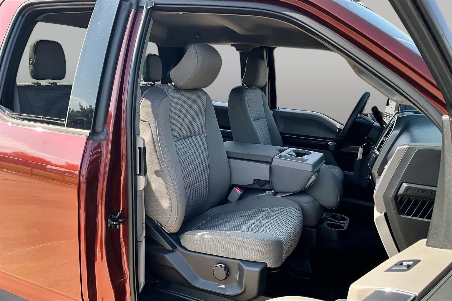 Used 2015 Ford F150 XLT AWD/4WD image 9