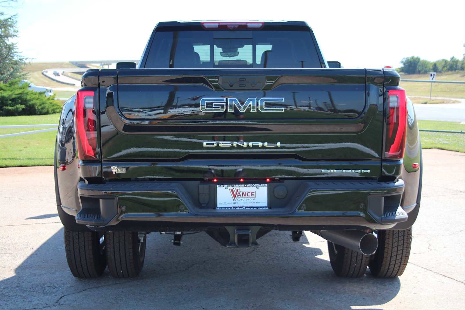 New 2026 GMC Sierra 3500 Denali Ultimate image 9
