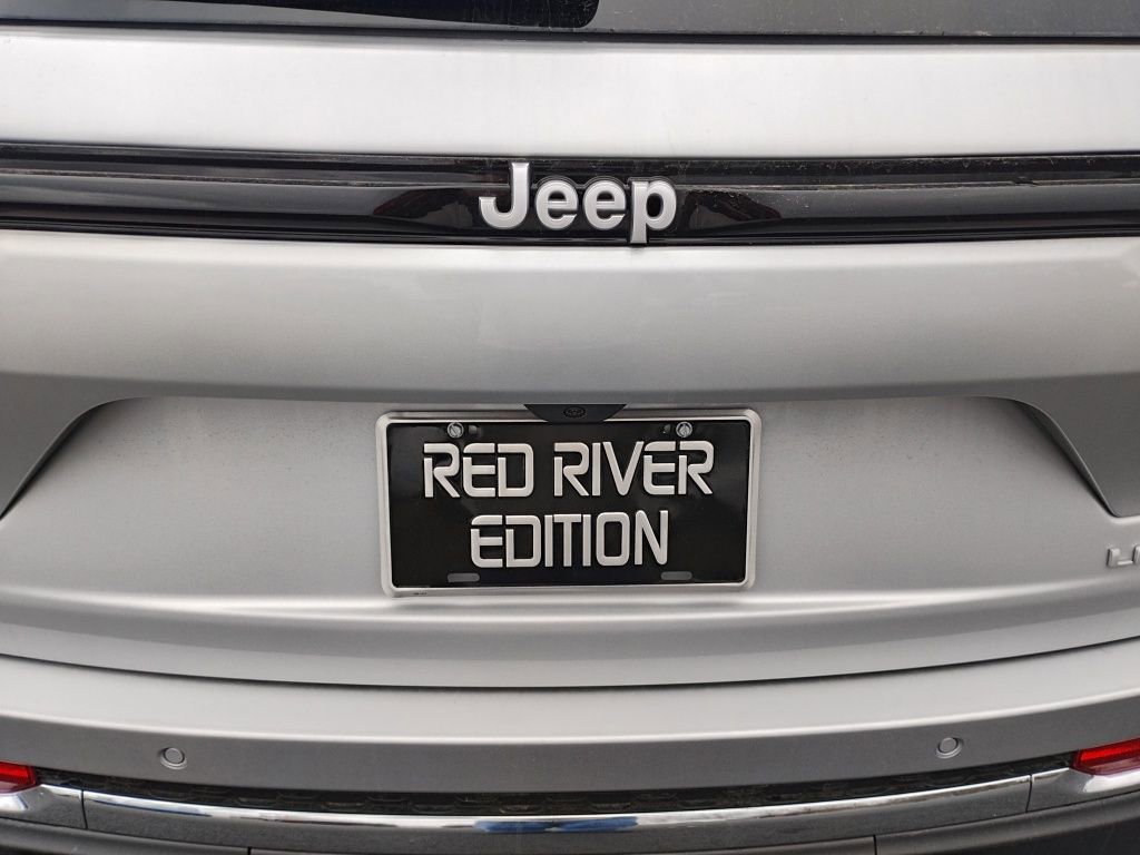 New 2025 Jeep Grand Cherokee Laredo X w/ Trailer Tow Package image 13