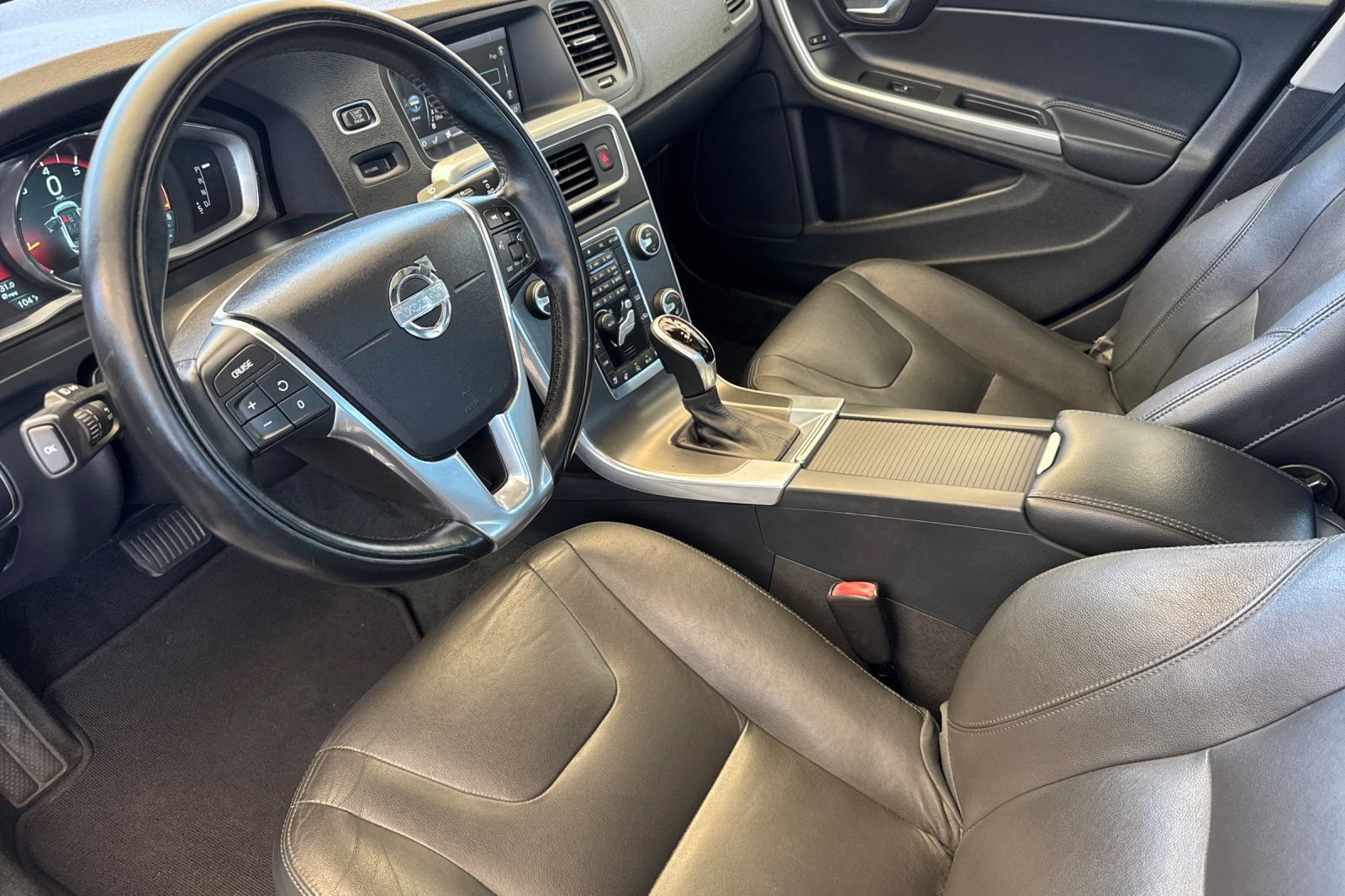 Used 2015 Volvo S60 T5 Platinum FWD image 10
