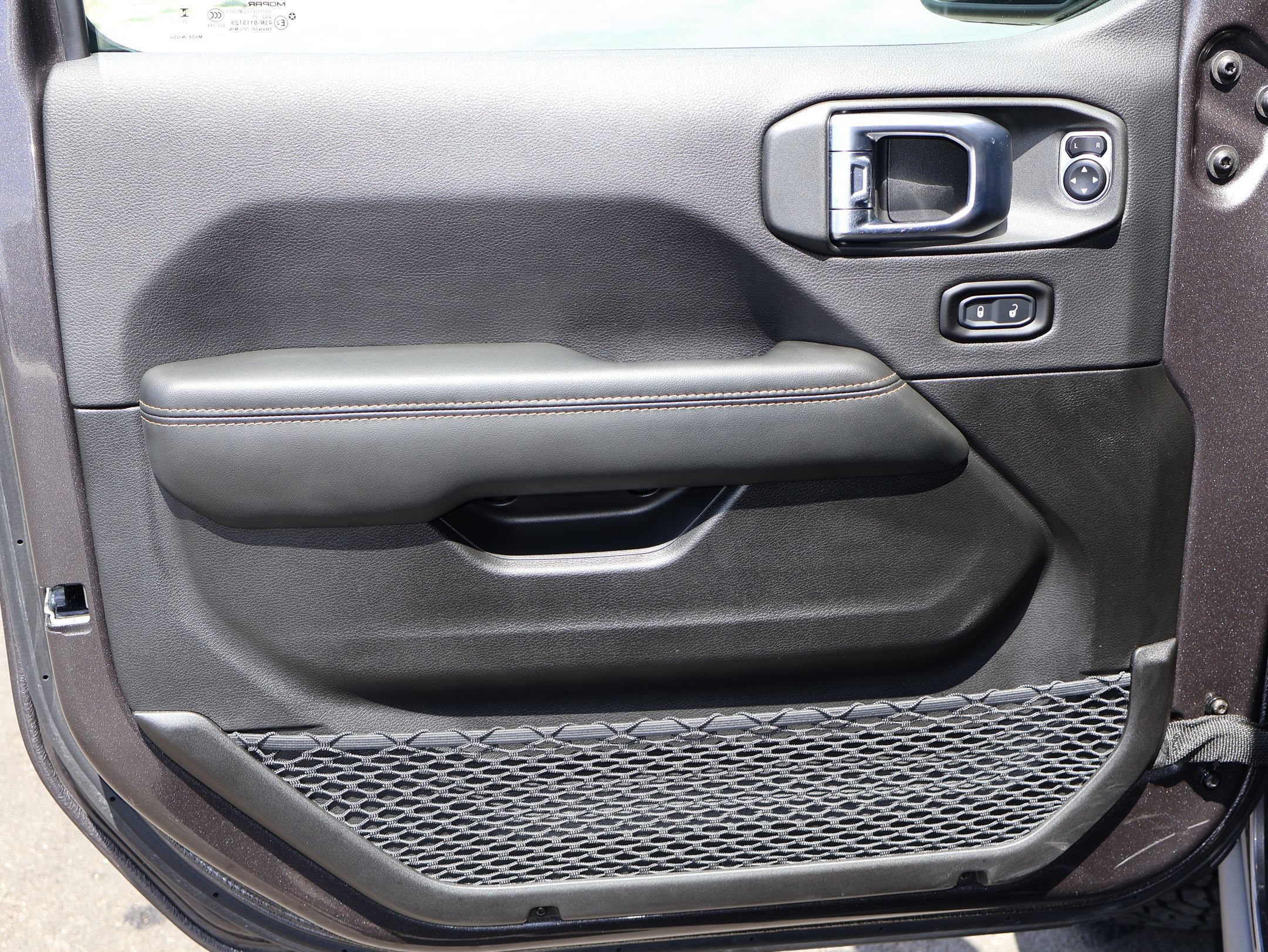 Used 2025 Jeep Wrangler Unlimited Sahara AWD/4WD image 9