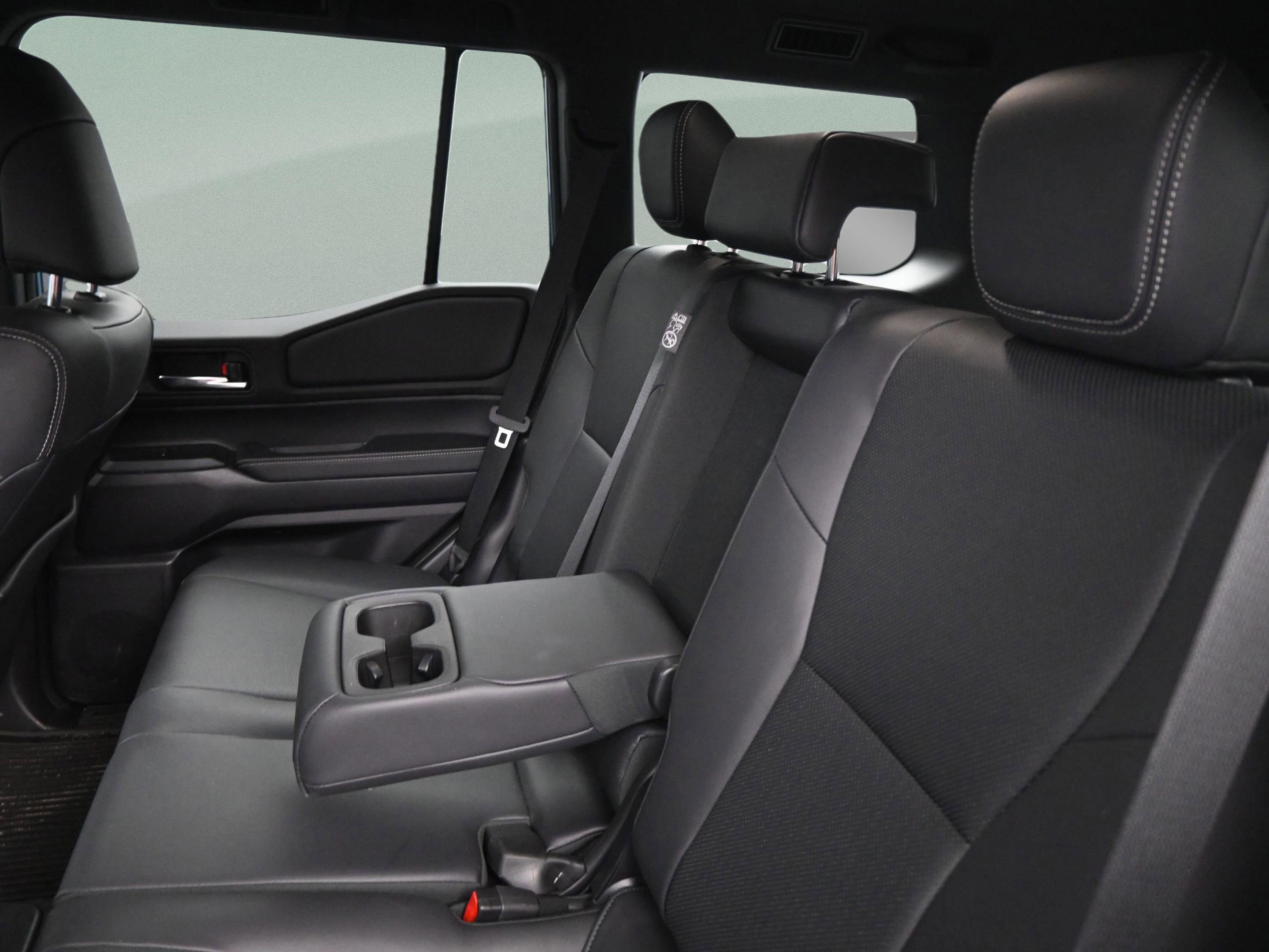 Certified 2024 Toyota Land Cruiser image 34