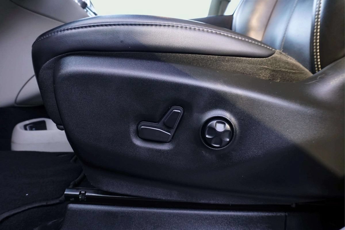 Used 2023 Chrysler Pacifica Touring-L FWD image 17