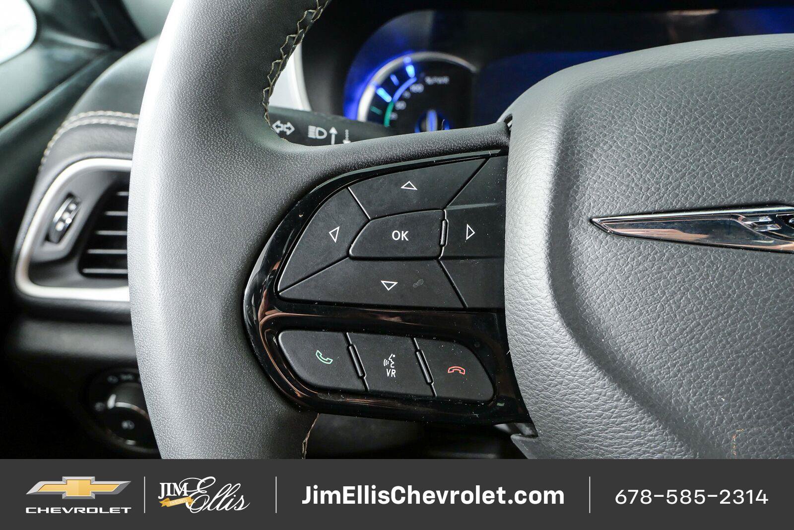 Used 2022 Chrysler Pacifica Touring-L w/ S Appearance Package FWD image 10