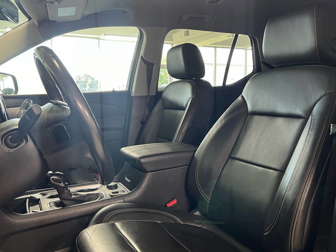 Used 2021 Chevrolet Traverse LT w/ LT Premium Package image 8