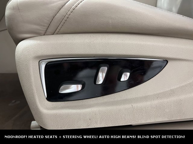 Used 2015 Cadillac Escalade Luxury image 17