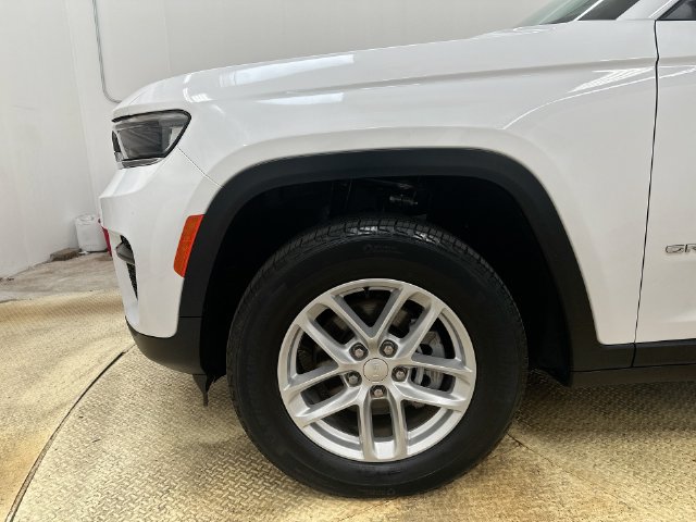 Used 2024 Jeep Grand Cherokee Laredo X AWD/4WD image 27