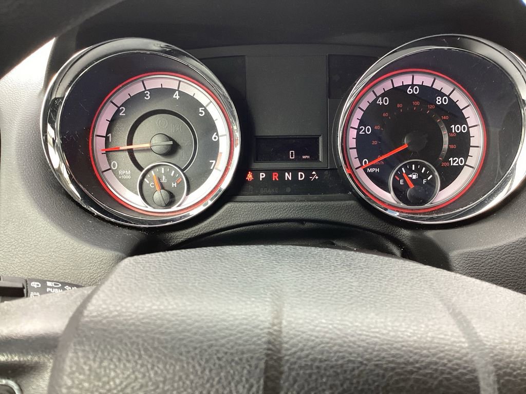 Used 2019 Dodge Grand Caravan SE w/ UConnect Hands-Free Group image 15