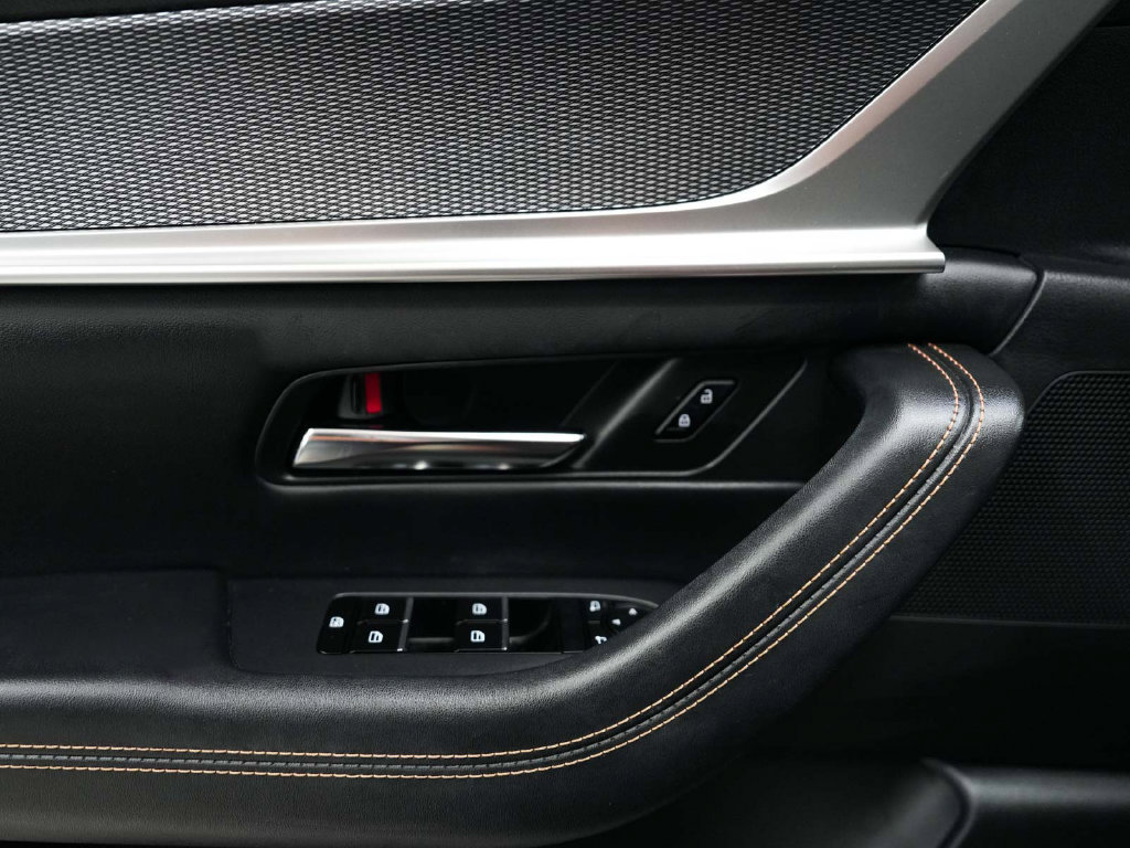 Used 2024 MAZDA CX-90 Plug-In Hybrid w/ Preferred AWD/4WD image 12