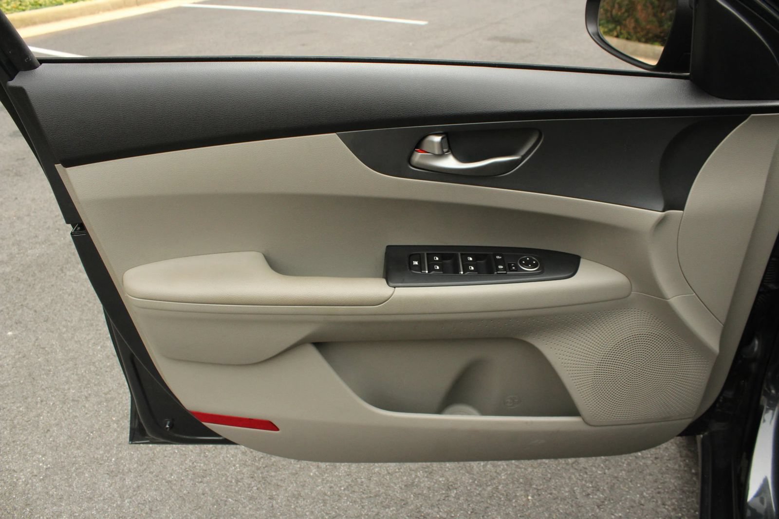 Used 2020 Kia Forte LXS FWD image 15