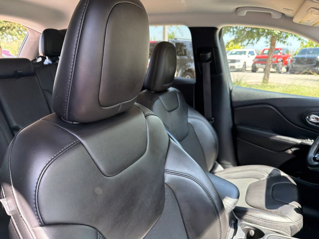Used 2020 Jeep Cherokee Latitude Plus AWD/4WD image 36