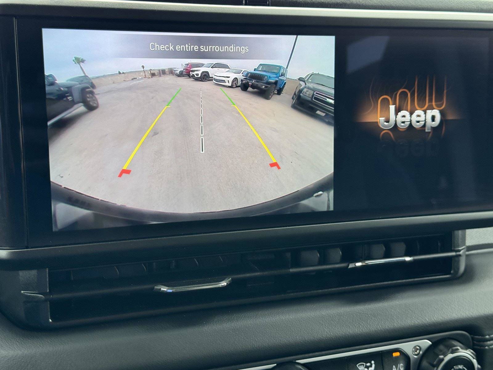 Certified 2025 Jeep Wrangler Sahara AWD/4WD image 18