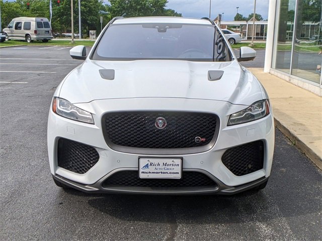 Used 2019 Jaguar F-PACE SVR image 2