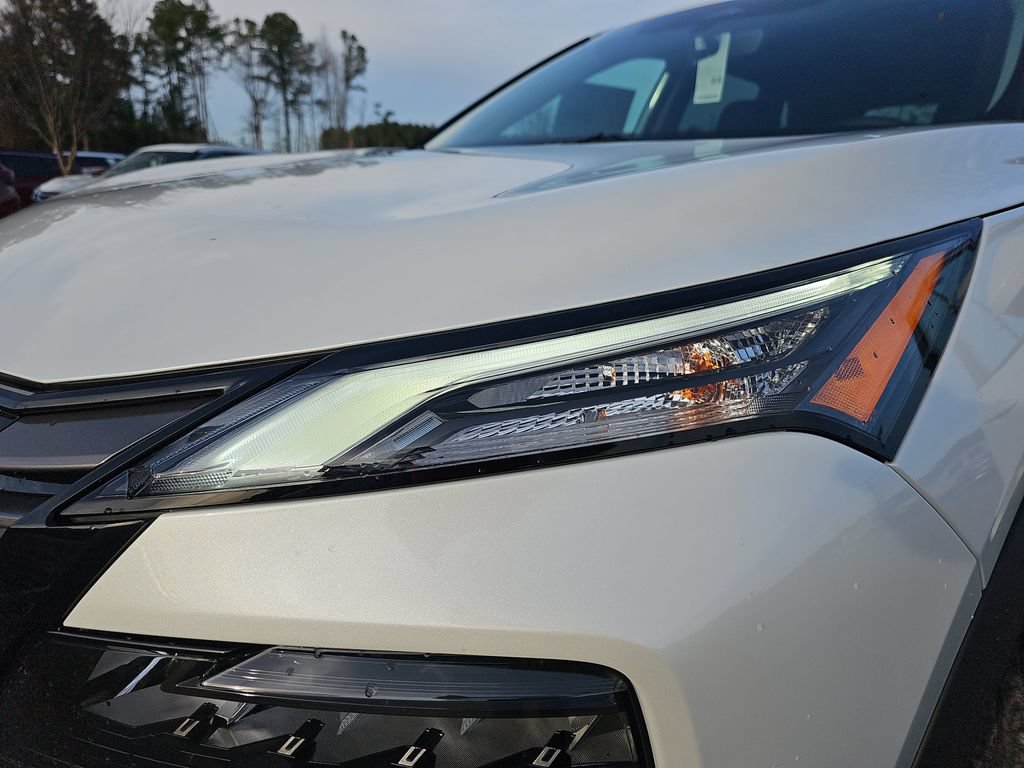 New 2026 Nissan Rogue SV w/ Cold Weather Package FWD image 33