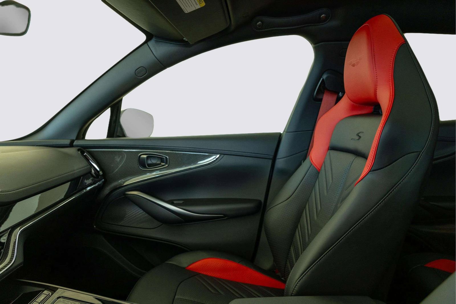 New 2026 Aston Martin DBX S image 15