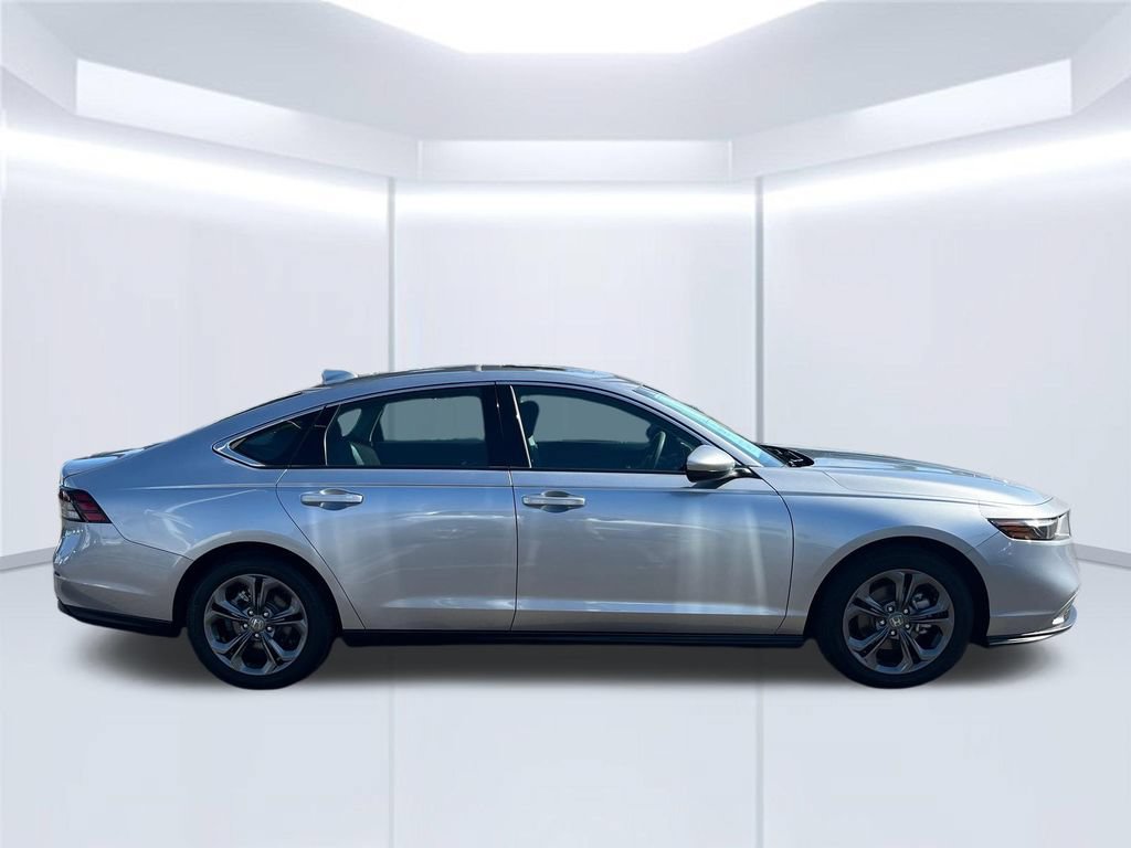 Certified 2023 Honda Accord EX image 6