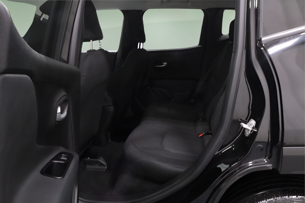 Certified 2023 Jeep Renegade Latitude AWD/4WD image 13