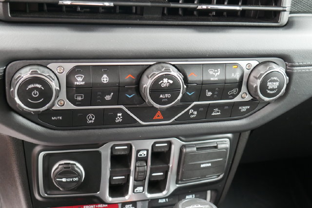 Used 2025 Jeep Gladiator Rubicon w/ Safety Group AWD/4WD image 20