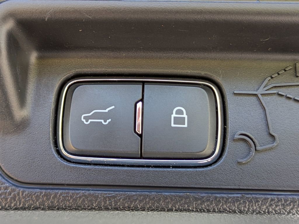 Used 2020 Ford Explorer ST w/ Premium Technology Package image 14