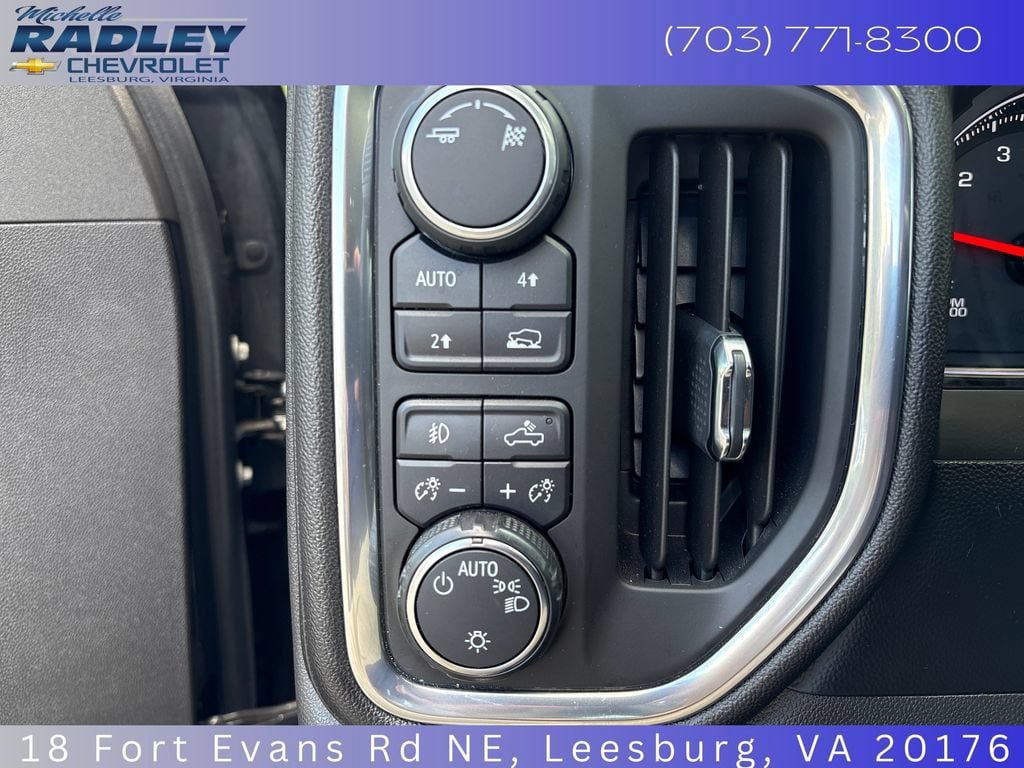 Used 2019 Chevrolet Silverado 1500 RST AWD/4WD image 16