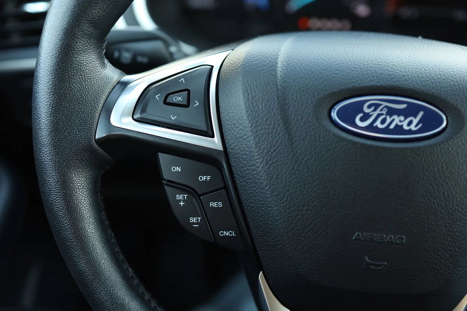 Used 2020 Ford Edge SEL w/ Cold Weather Package AWD/4WD image 14