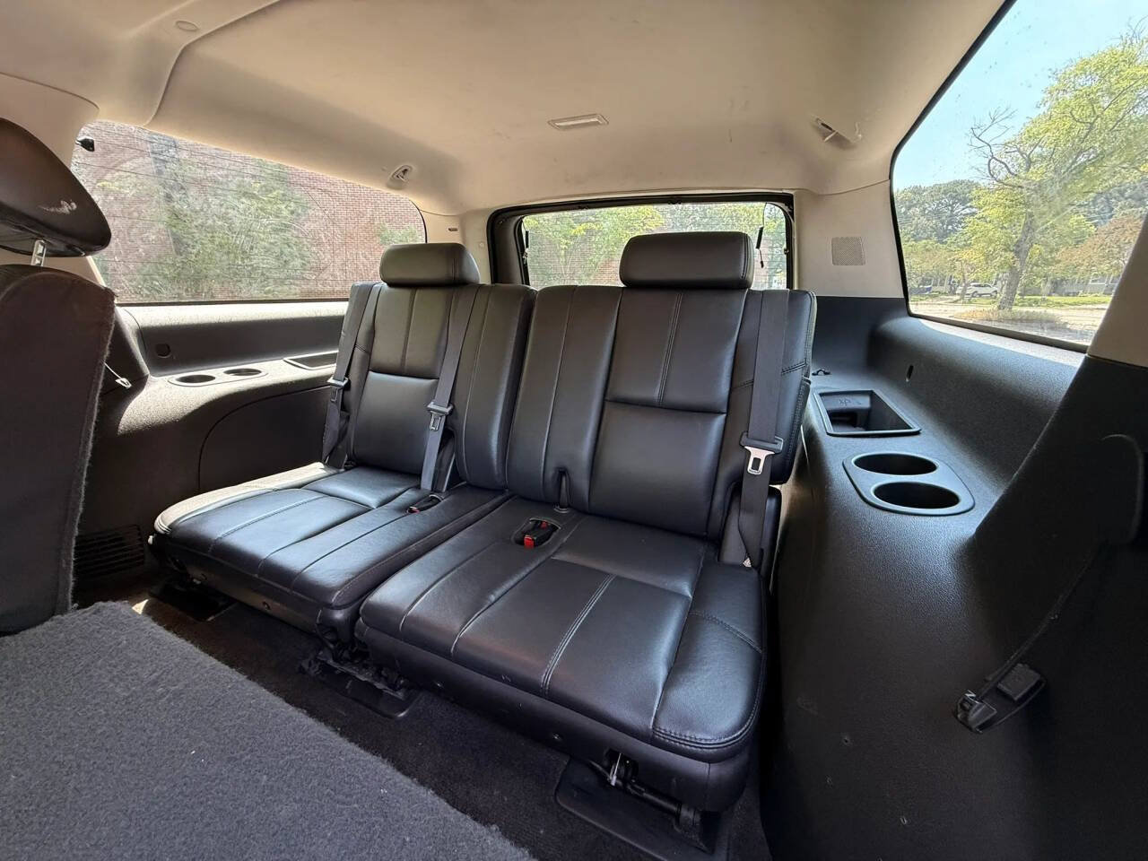 Used 2007 Chevrolet Suburban LTZ w/ LTZ Preferred Equipment Group AWD/4WD image 11