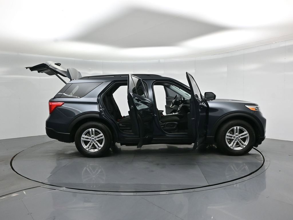 Certified 2024 Ford Explorer XLT image 4