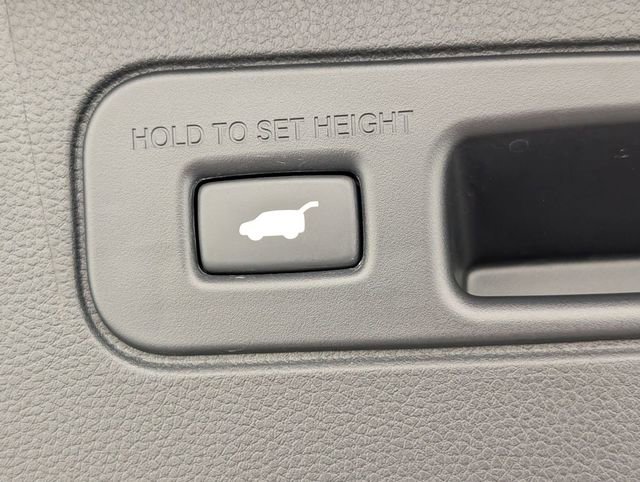 Used 2025 Honda Pilot Touring image 32