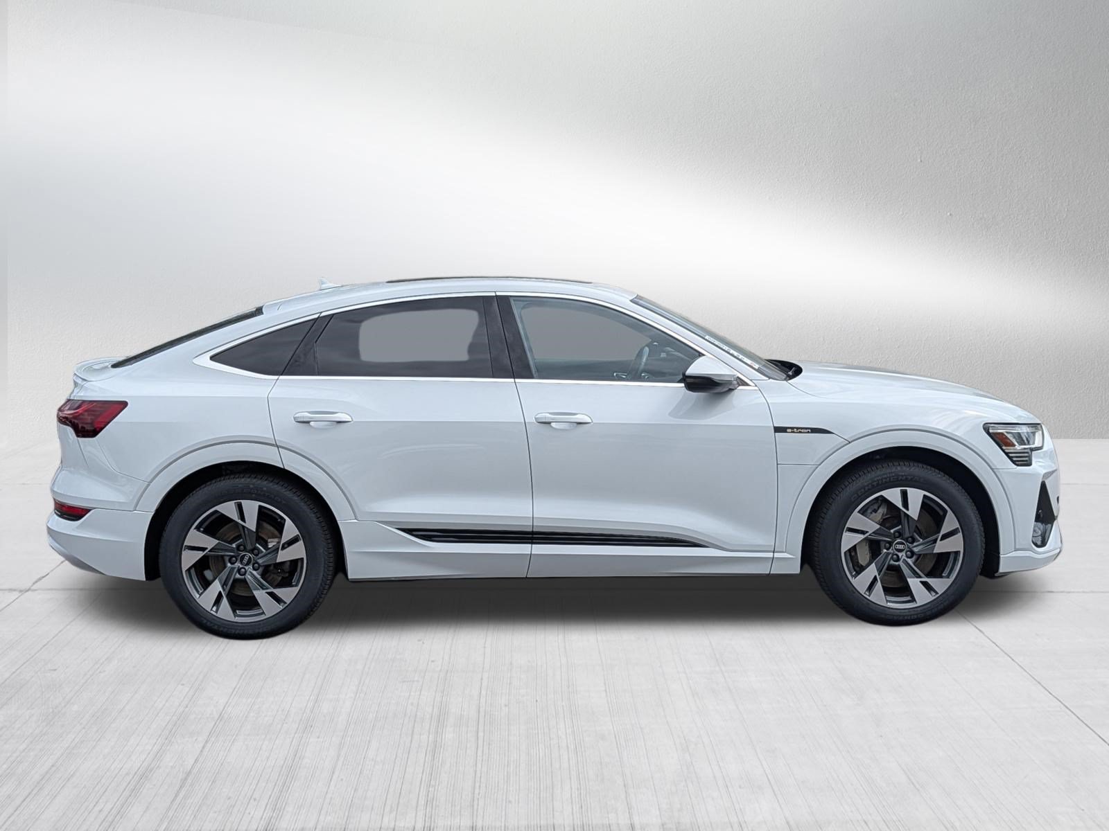 Used 2021 Audi e-tron Premium AWD/4WD image 8