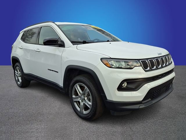 Used 2024 Jeep Compass Latitude image 3