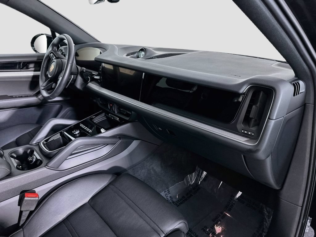 Certified 2026 Porsche Cayenne Coupe AWD/4WD image 30