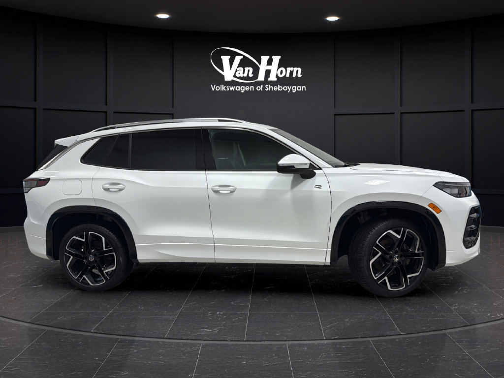 Used 2025 Volkswagen Tiguan SEL R-Line AWD/4WD image 8