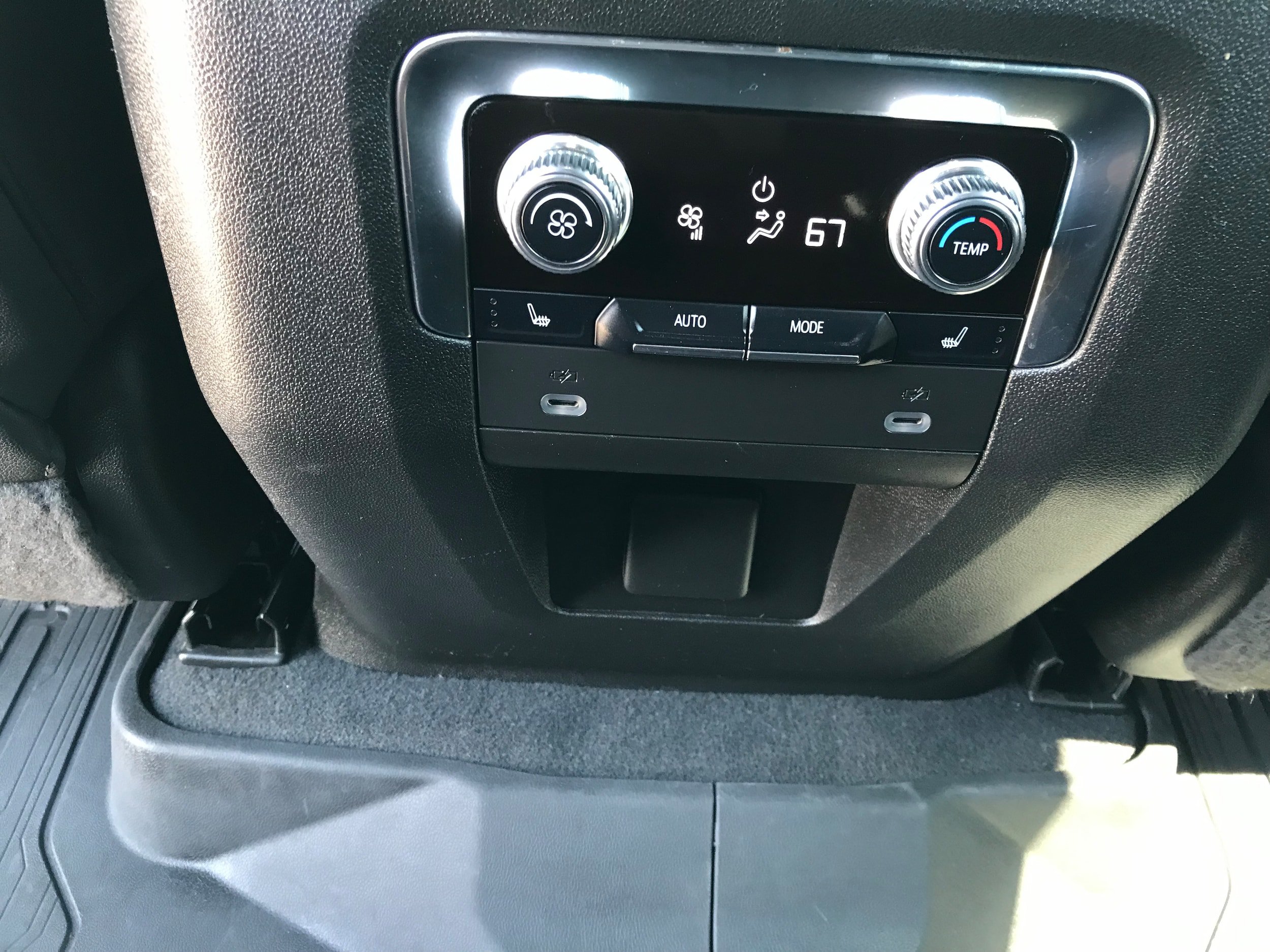 Used 2022 GMC Yukon XL AT4 AWD/4WD image 18