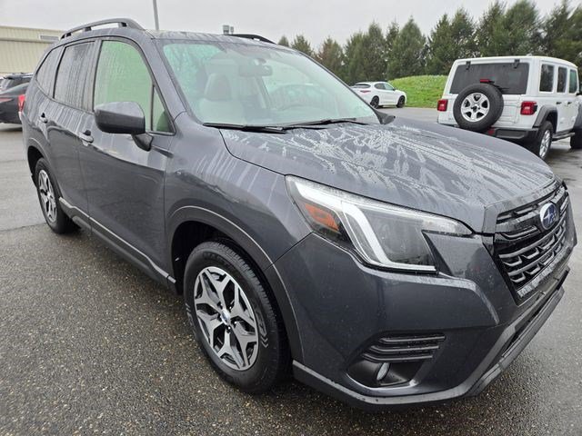Used 2023 Subaru Forester Premium image 17