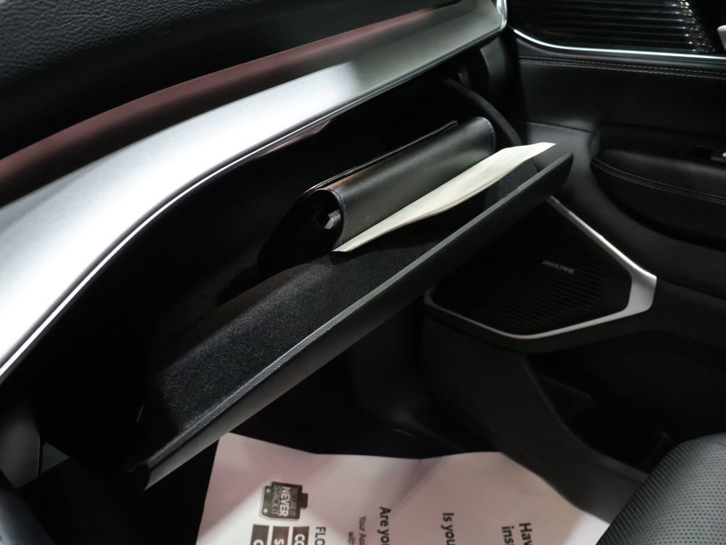 Used 2024 Jeep Wagoneer L Series II image 39