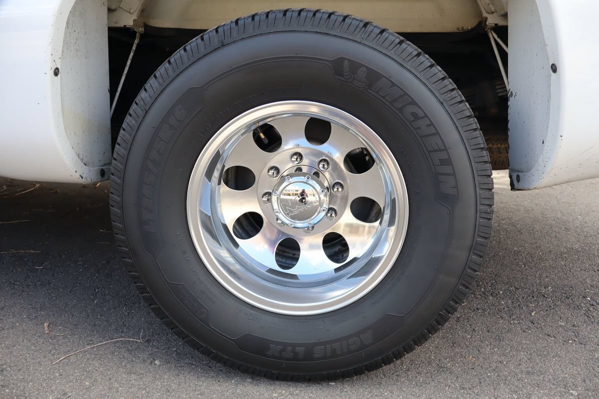 Used 2004 Chevrolet Silverado 3500 LS w/ Heavy-Duty Power Package RWD image 40