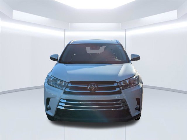 Used 2018 Toyota Highlander Limited FWD image 9