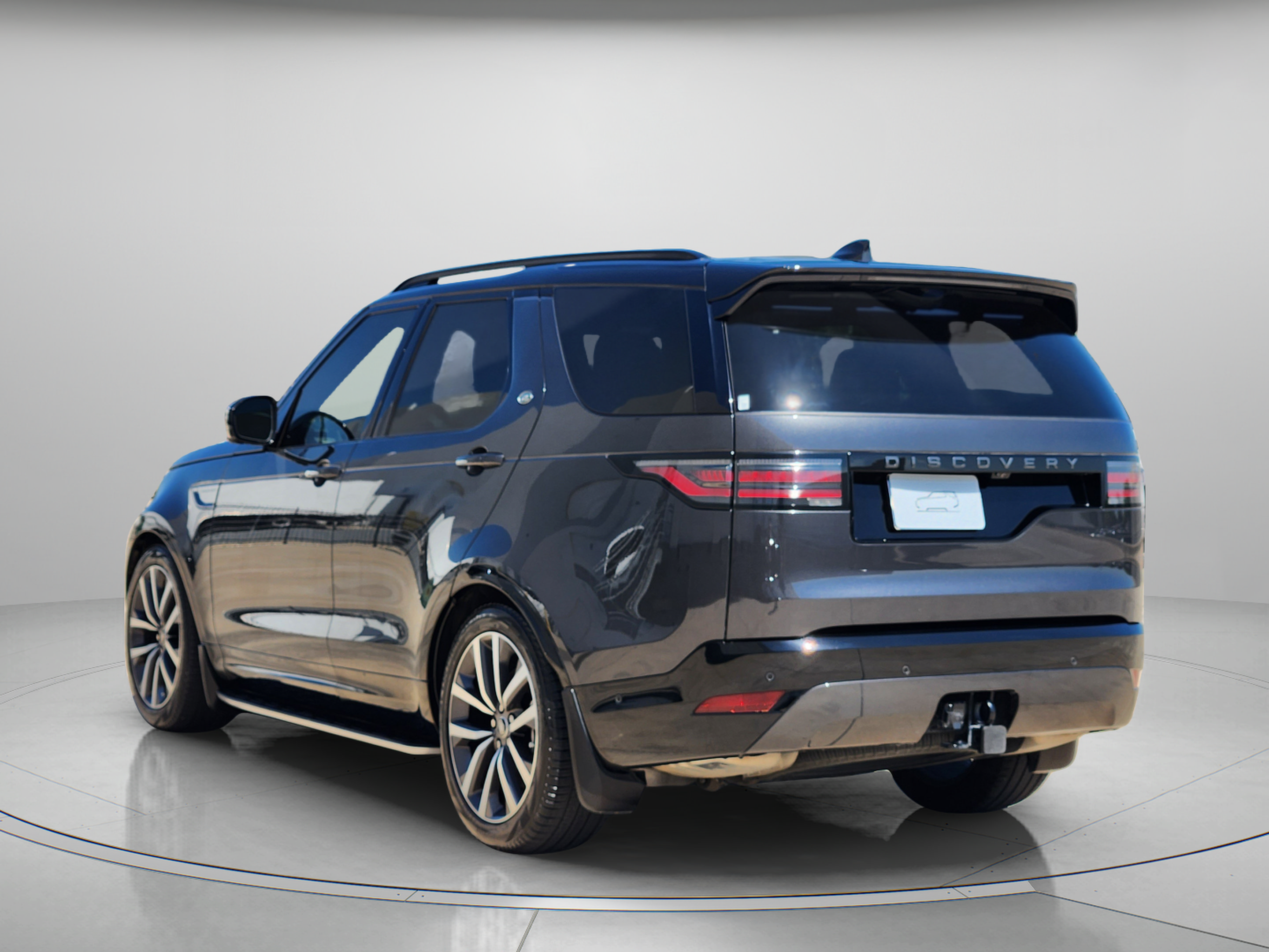 Certified 2024 Land Rover Discovery Dynamic SE AWD/4WD image 3