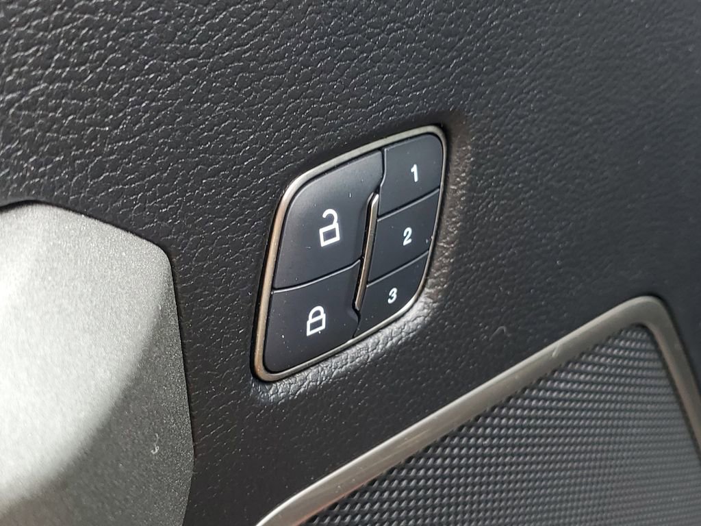 Used 2018 Ford F150 Raptor w/ Equipment Group 802A Luxury image 14