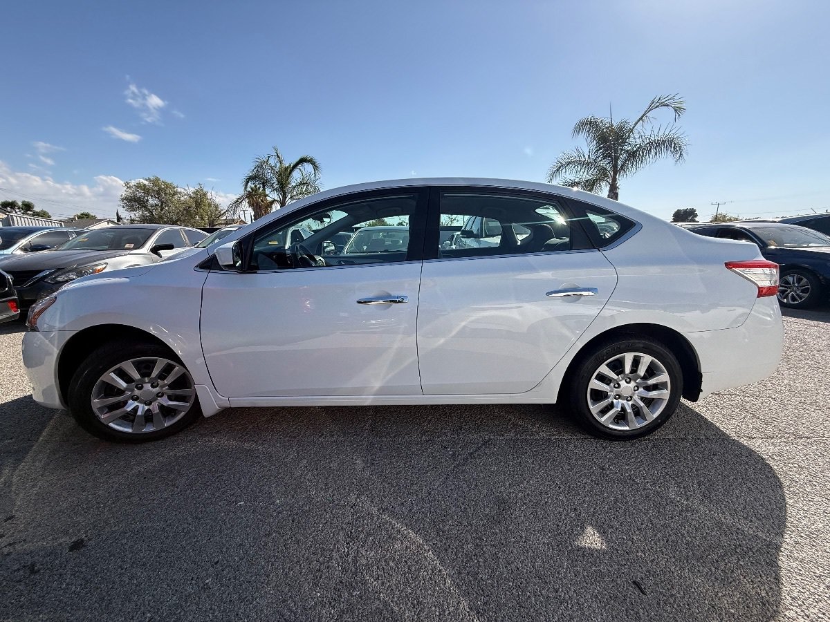 Used 2011 Nissan Sentra 2.0 SR FWD image 9