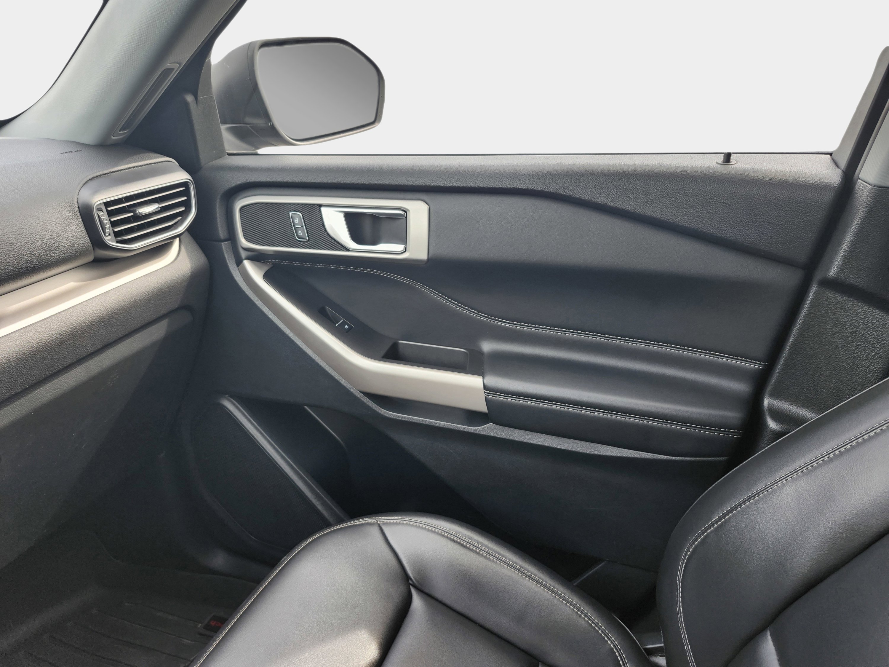 Used 2023 Ford Explorer XLT w/ Equipment Group 202A image 26