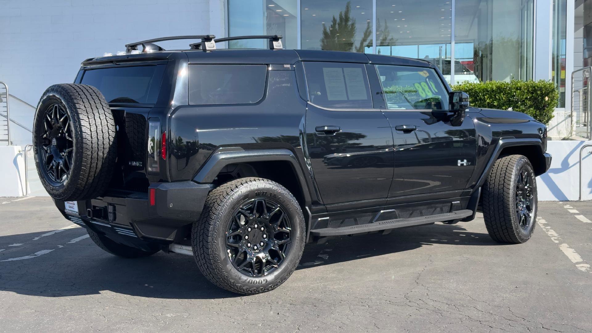 Used 2024 GMC Hummer EV 2X w/ LPO, Roof Cross Rail Package AWD/4WD image 4