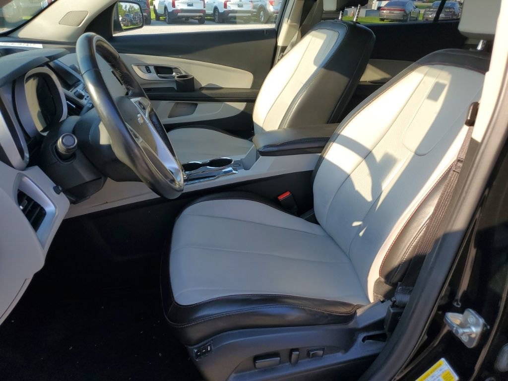 Used 2017 Chevrolet Equinox Premier w/ Enhanced Convenience Package AWD/4WD image 6