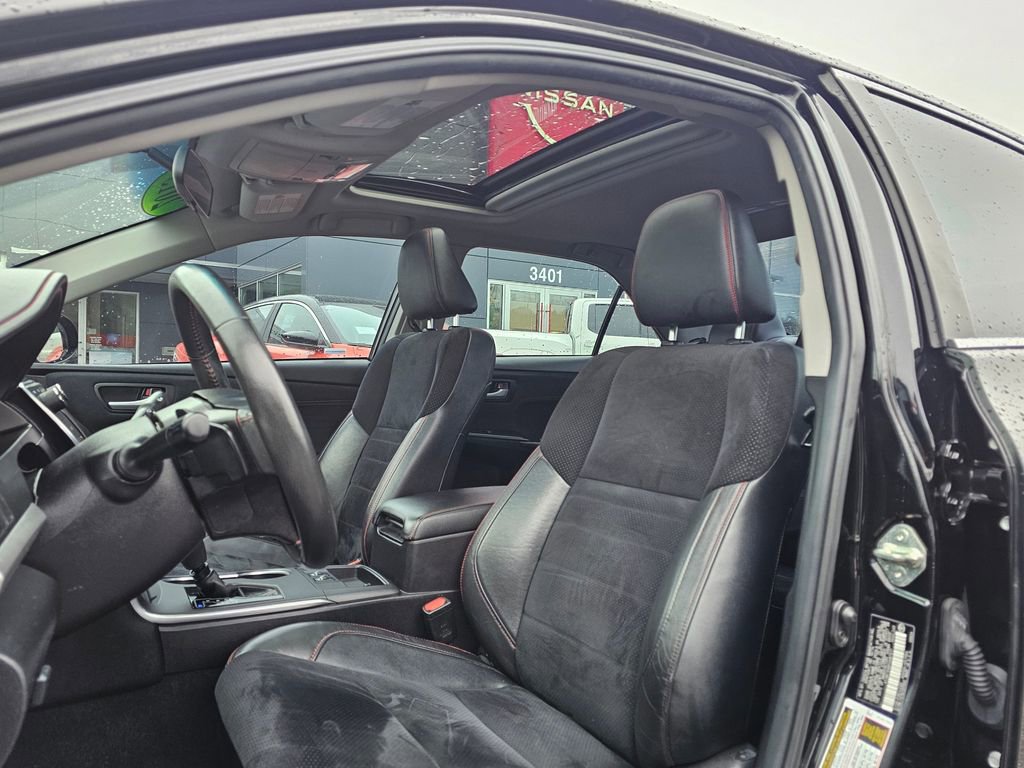Used 2015 Toyota Camry XSE w/ Moonroof Package image 18