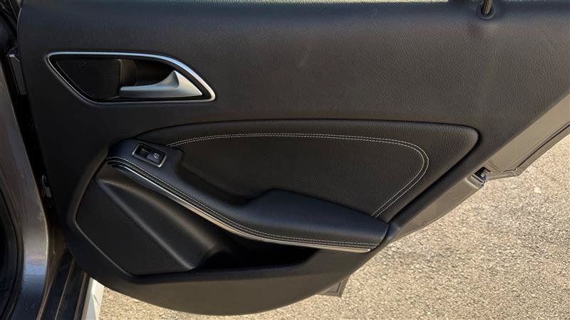 Used 2015 Mercedes-Benz GLA 250 4MATIC image 38