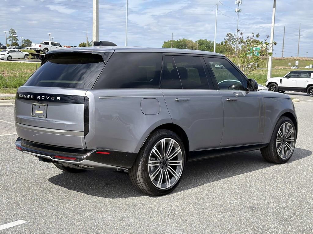 New 2026 Land Rover Range Rover SE image 5
