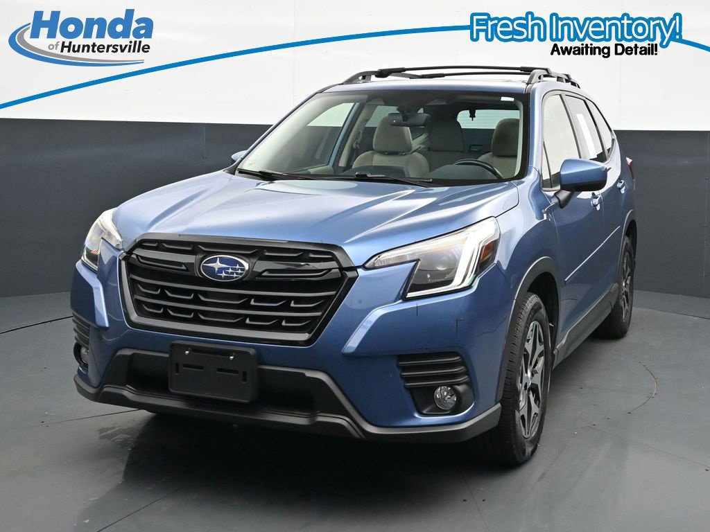 Used 2023 Subaru Forester Premium AWD/4WD image 3