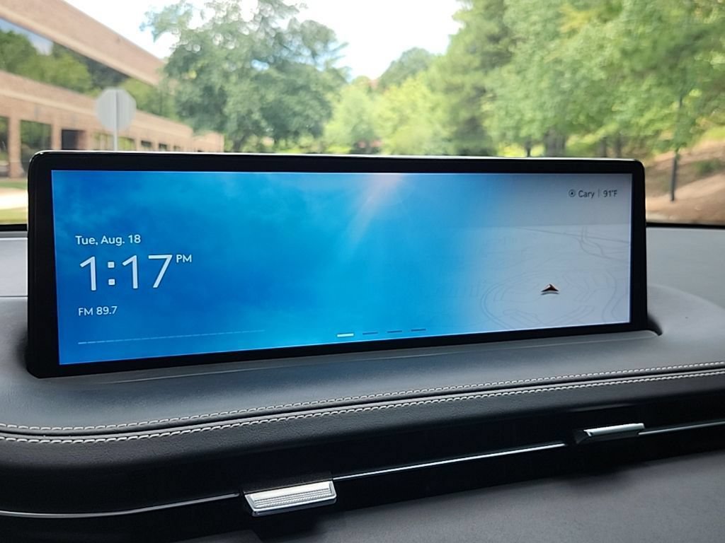Certified 2025 Genesis Electrified GV70 w/ Prestige Package AWD/4WD image 17